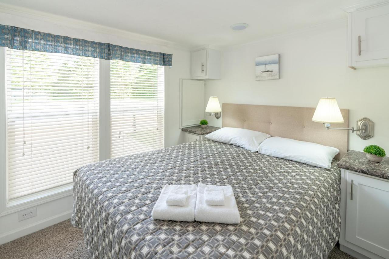 فندق Sun Outdoors Petoskey Bay Harbor المظهر الخارجي الصورة