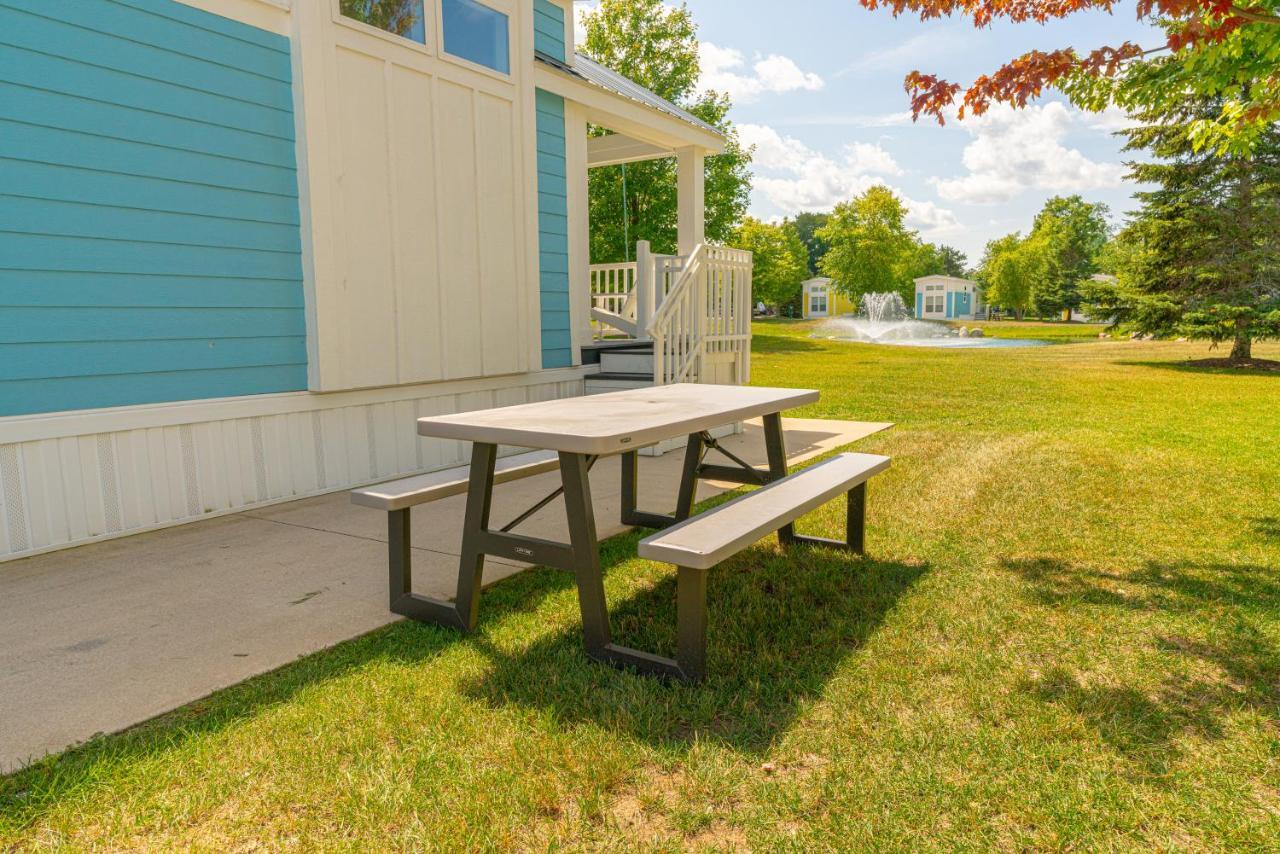 فندق Sun Outdoors Petoskey Bay Harbor المظهر الخارجي الصورة