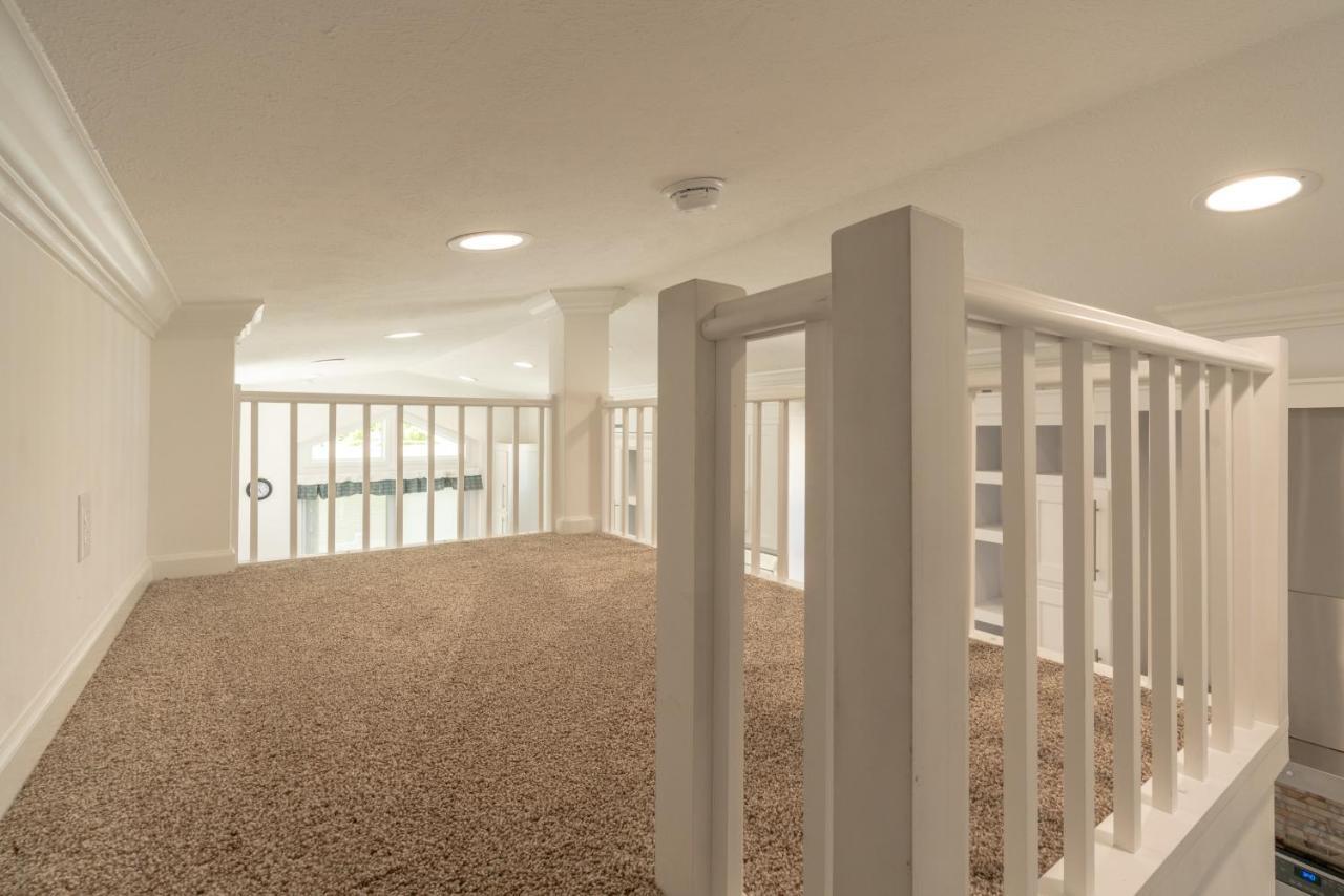 فندق Sun Outdoors Petoskey Bay Harbor المظهر الخارجي الصورة