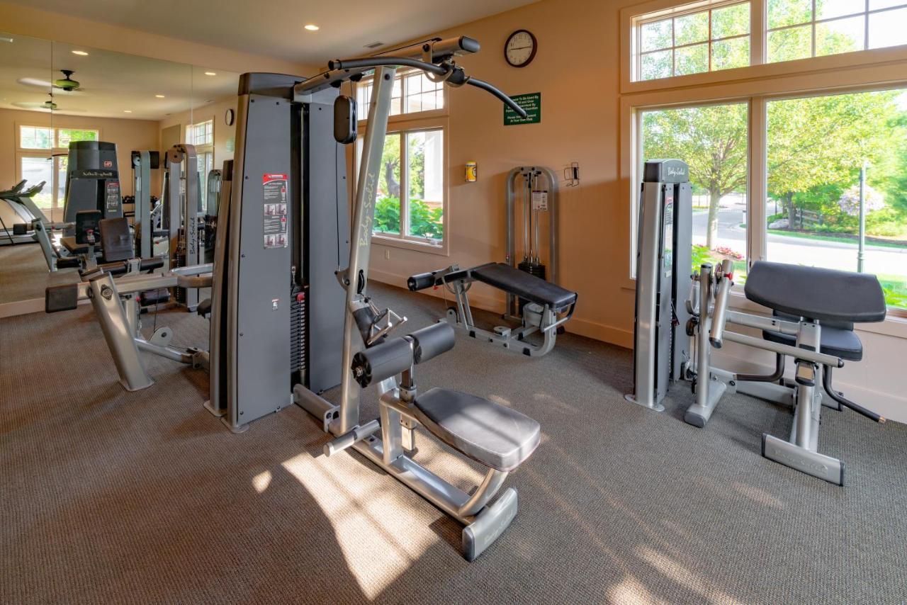 فندق Sun Outdoors Petoskey Bay Harbor المظهر الخارجي الصورة