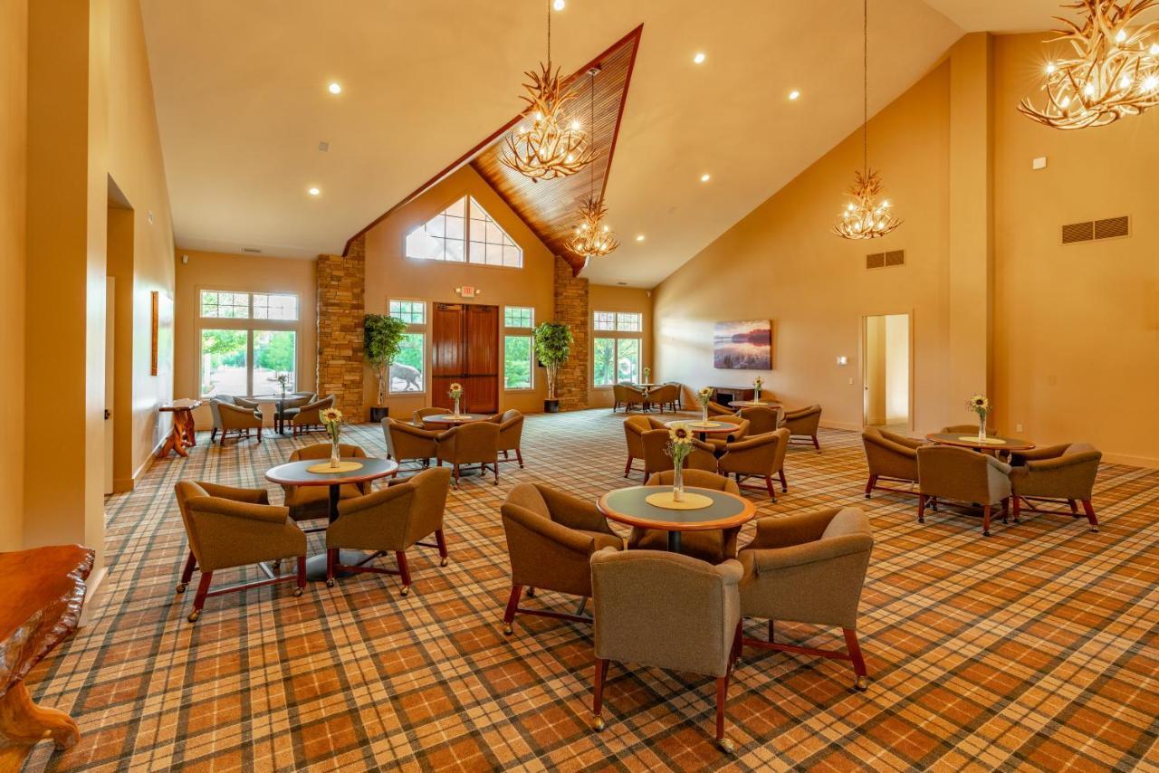 فندق Sun Outdoors Petoskey Bay Harbor المظهر الخارجي الصورة